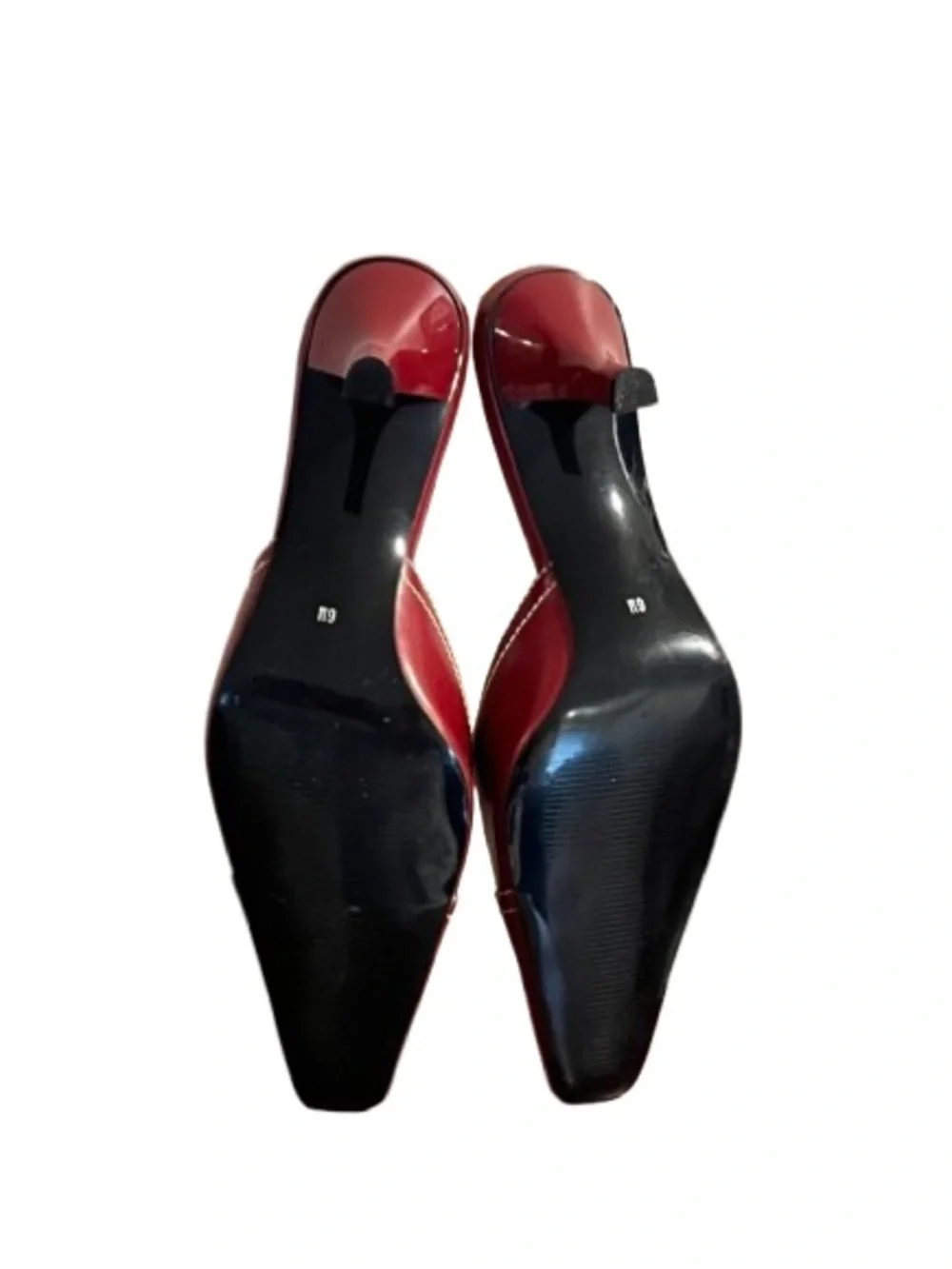 Vintage Gloria Vanderbilt Red Slip On Kitten Heels. Size: 6